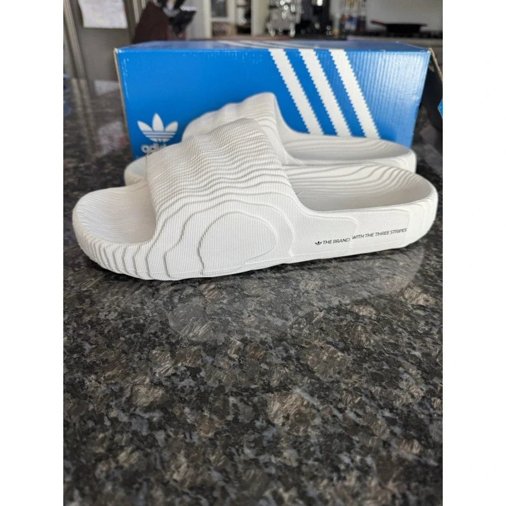 ADIDAS Adilette 22 Slides 11 NEW w Box/Tag ALL WHITE‎ HQ4672 Sz 12 Men Shoes